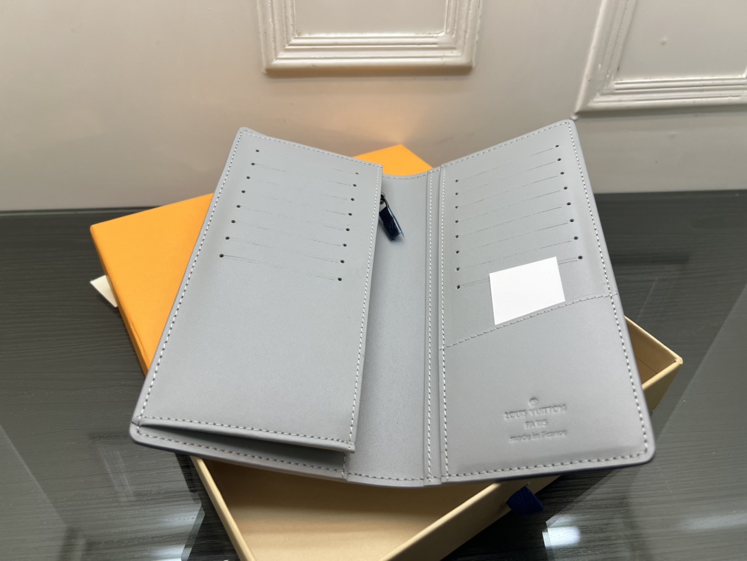 Side profile view of the stylish leather bifold wallet.
