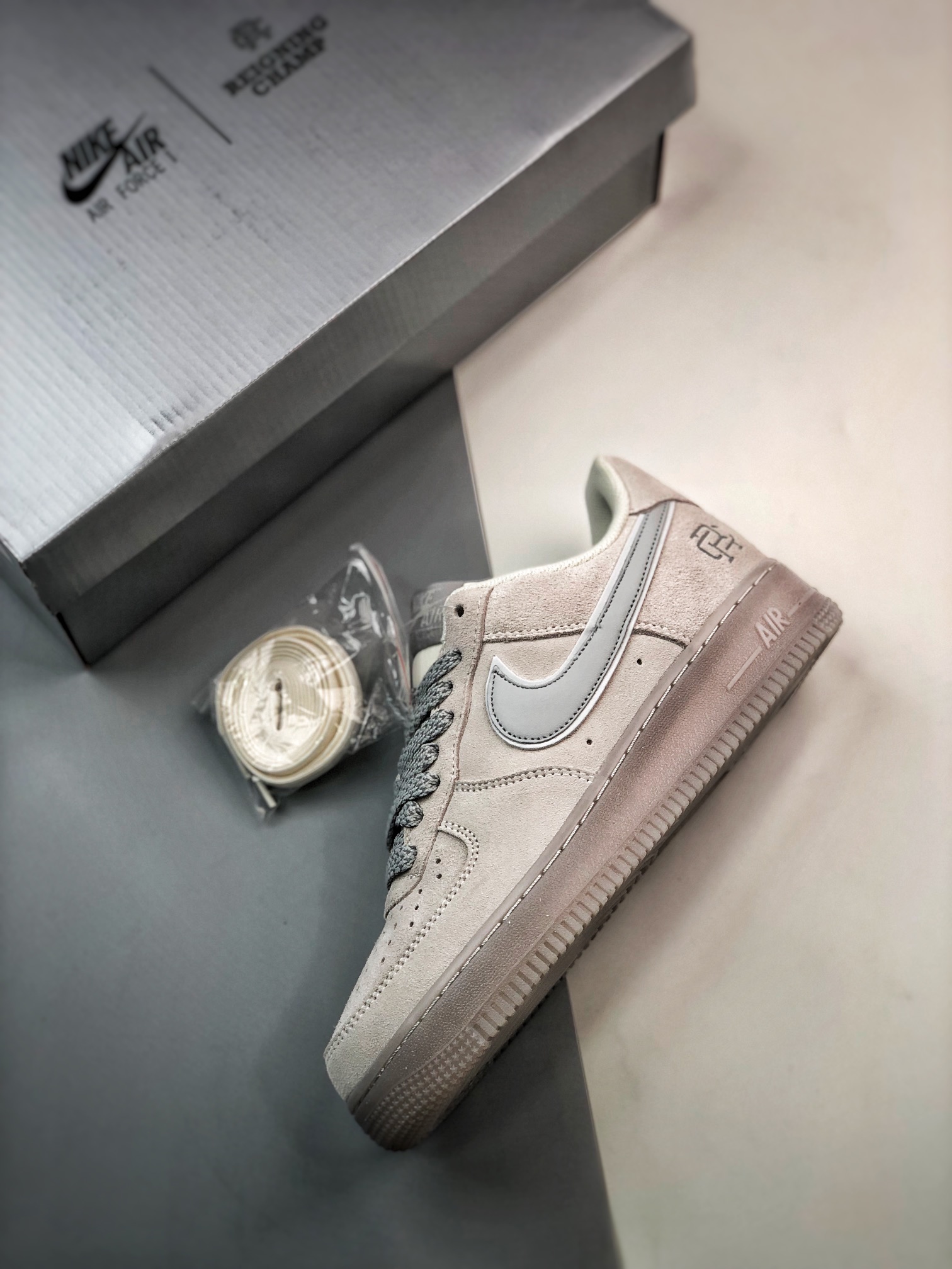 240 卫冕冠军联名款 空军低帮 Air Force1 Low x Reigning Champ SI0820-605