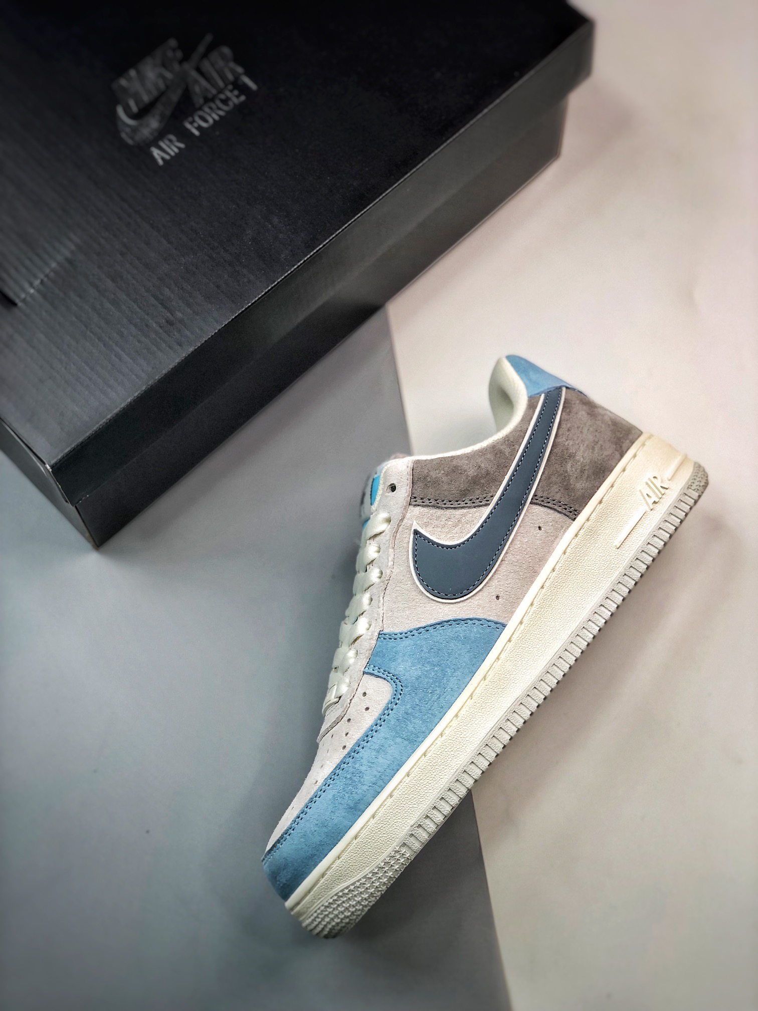 260 Air Force 1 '07 Low 灰白蓝麂皮 LZ6699-523