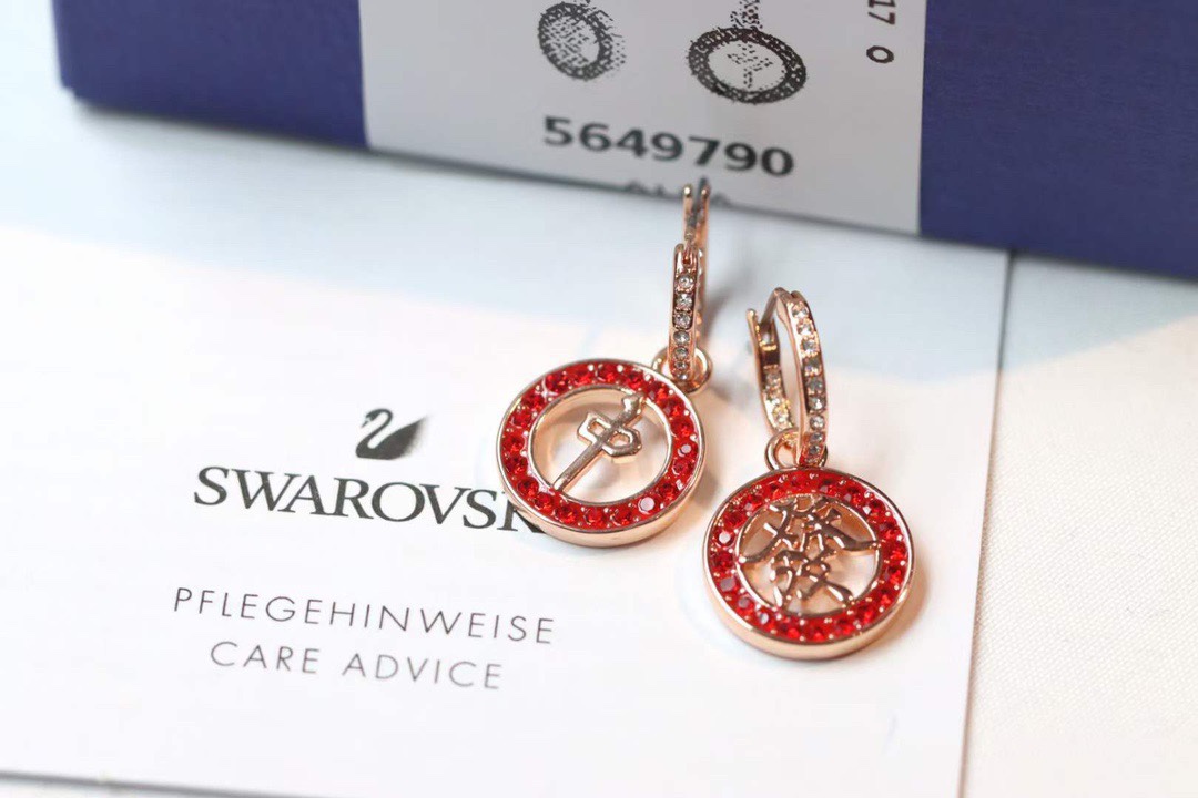  swarovski alea 红色满钻 “发财 红中”耳钉

 迷的人首饰绚夺丽目，专为贺庆中国新年到