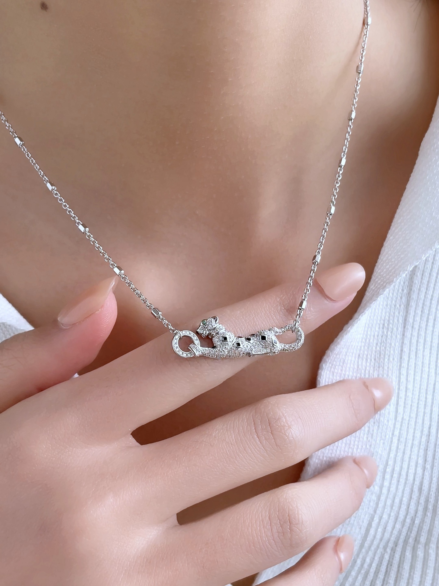 Cartier Cartier 满‮绿钻‬眼小豹子 锁‮项骨‬链