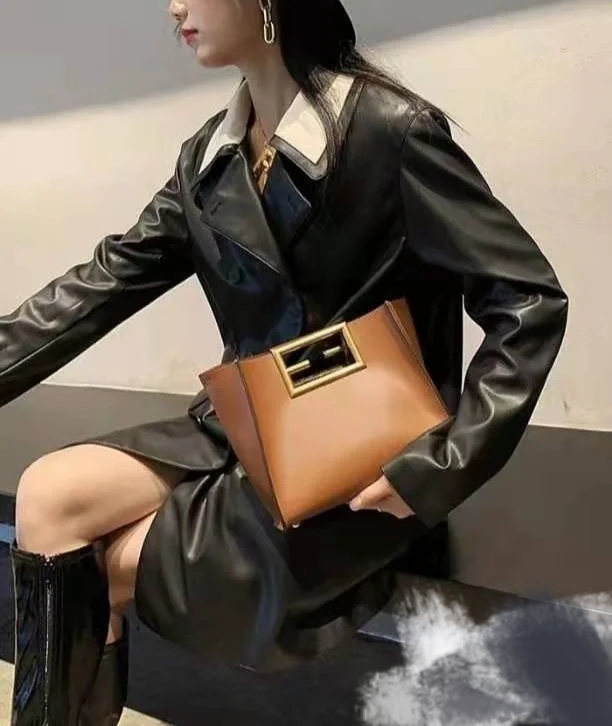 Fendi Upper body picture, Way new double F buckle handbag