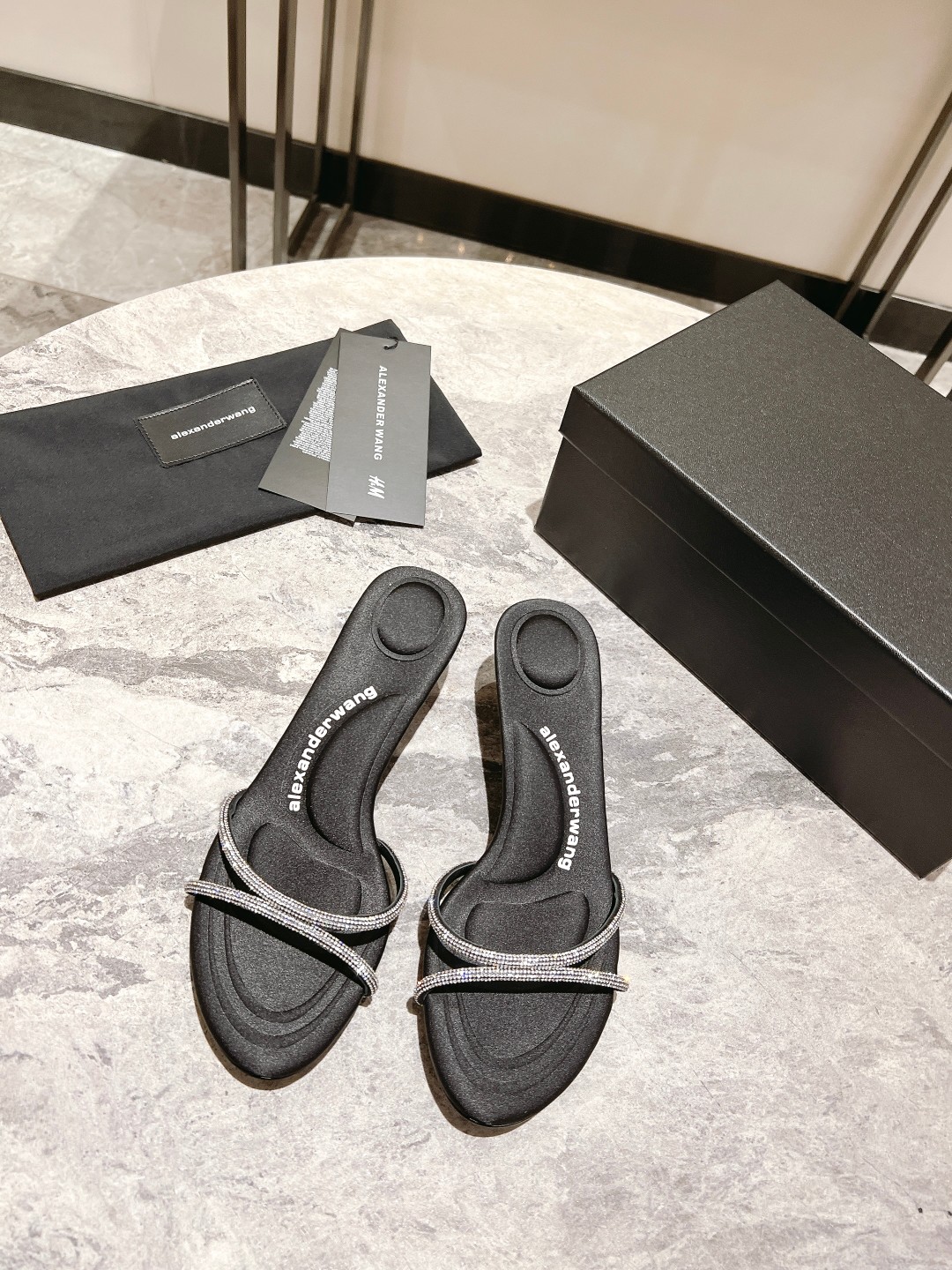Alexander Wang Alexande*wang 大王2023新款水钻凉拖鞋 很难不爱这双水晶凉鞋