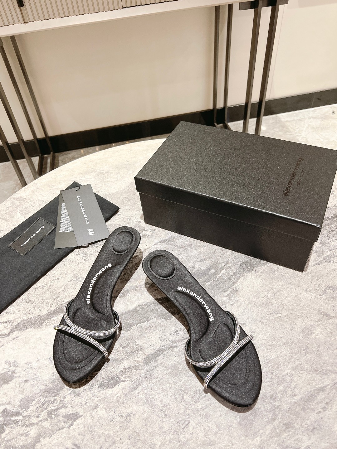Alexander Wang Alexande*wang 大王2023新款水钻凉拖鞋 很难不爱这双水晶凉鞋