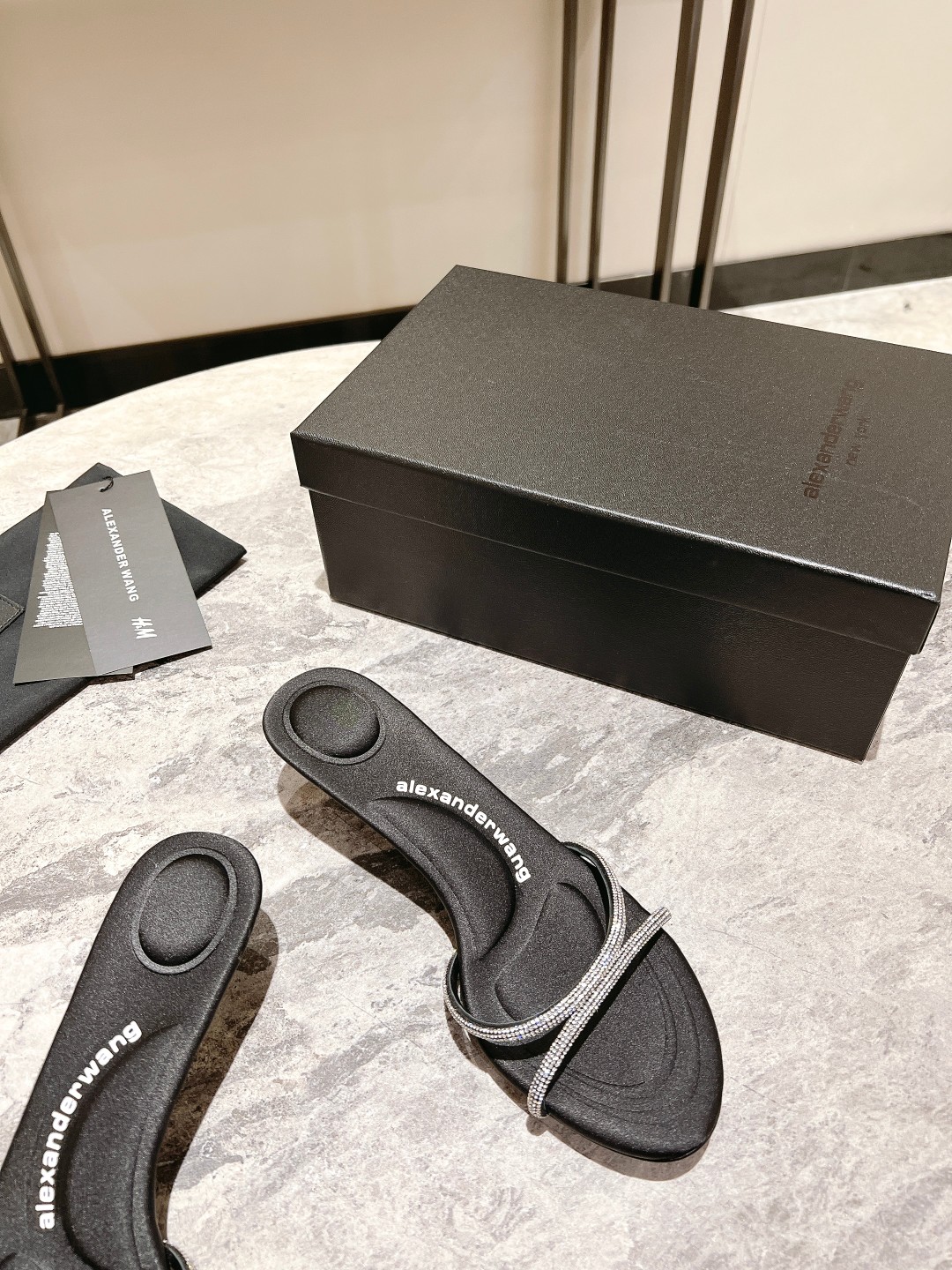 Alexander Wang Alexande*wang 大王2023新款水钻凉拖鞋 很难不爱这双水晶凉鞋