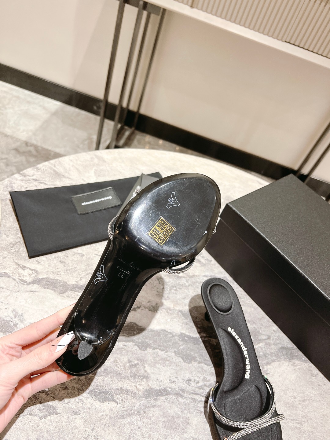 Alexander Wang Alexande*wang 大王2023新款水钻凉拖鞋 很难不爱这双水晶凉鞋