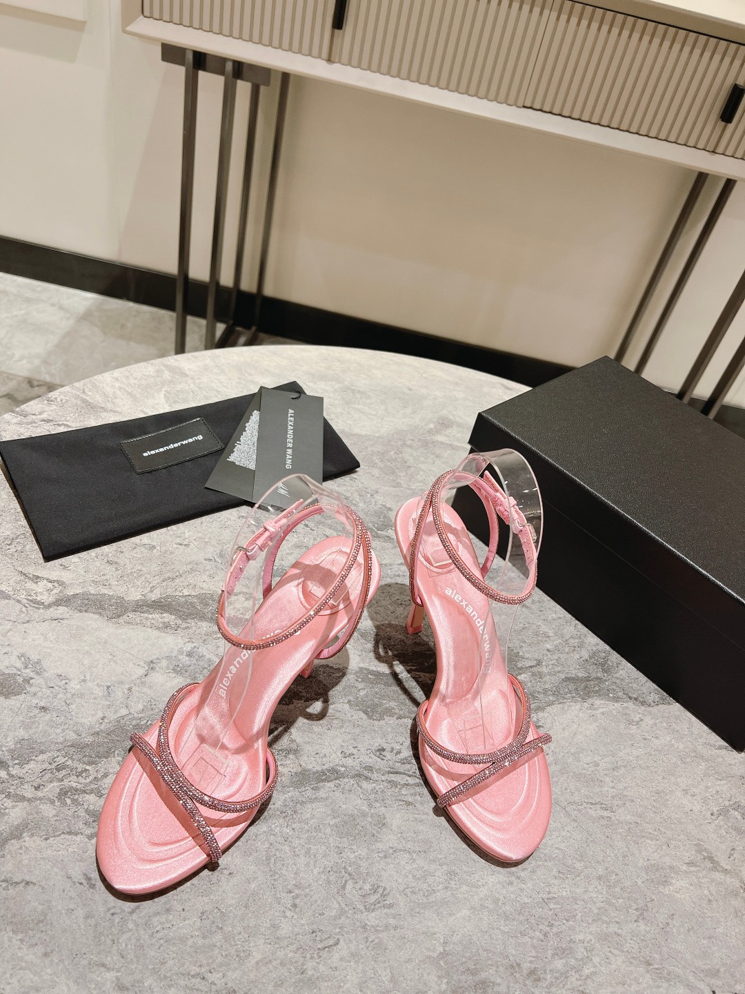 Alexander Wang Alexande*wang 大王2023新款水钻凉拖鞋 很难不爱这双水晶凉鞋