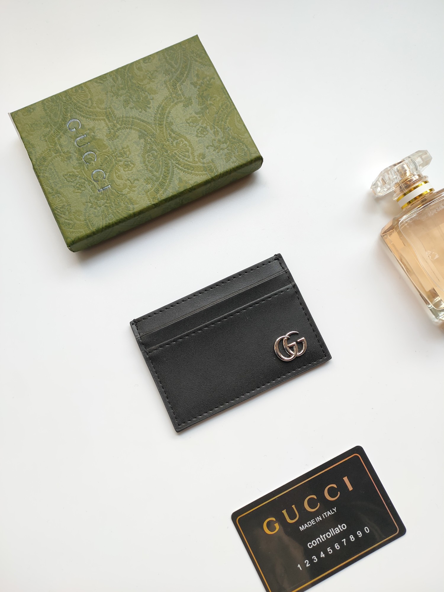 GUCCIカード夹657588小牛皮ブラック