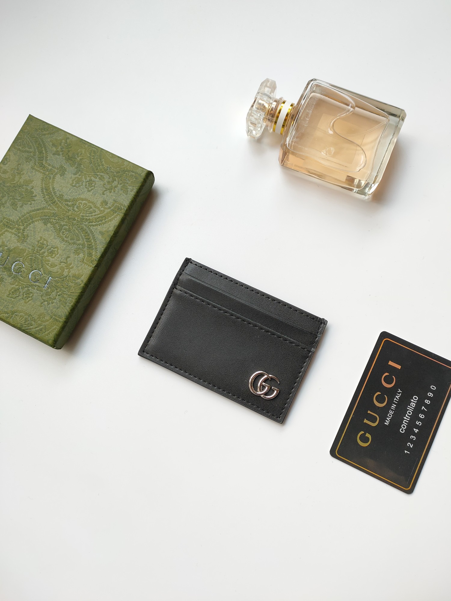 GUCCIカード夹657588小牛皮ブラック