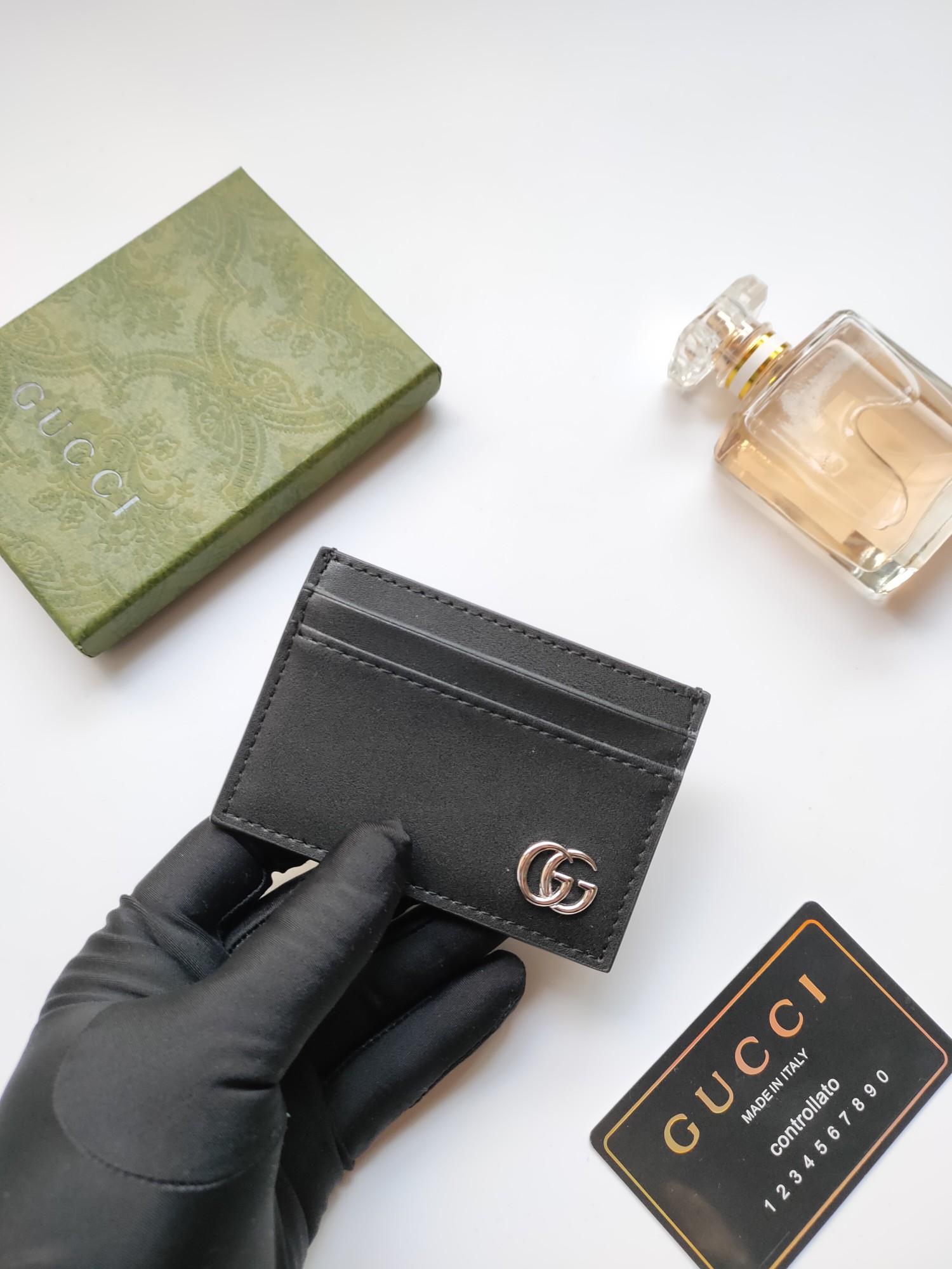 GUCCIカード夹657588小牛皮ブラック