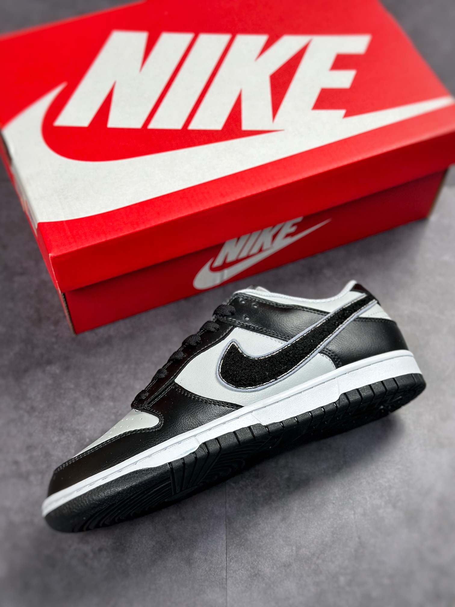 260 Nike SB Dunk Low 黑灰摇粒绒DQ7683-001