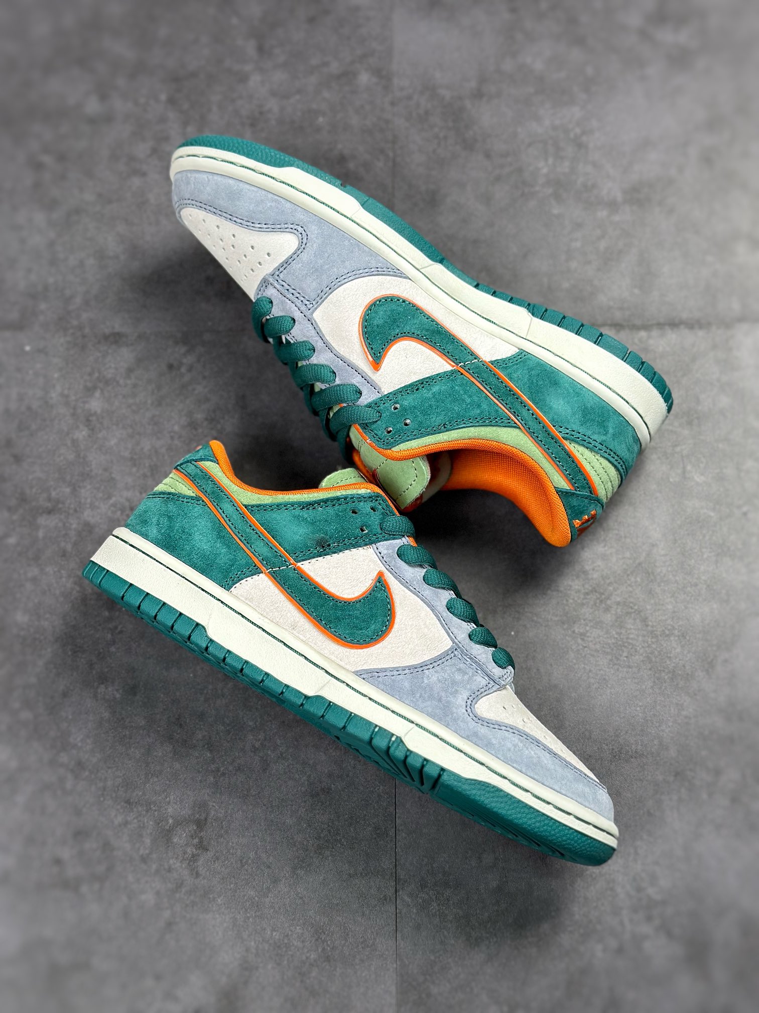 300 Nike SB Dunk Low 大友克洋 LF0039-022