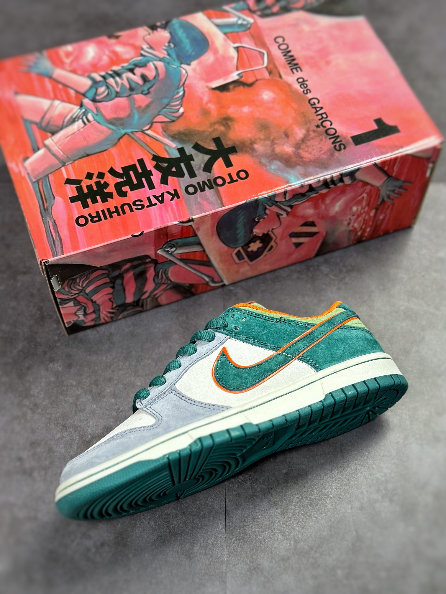 300 Nike SB Dunk Low 大友克洋 LF0039-022