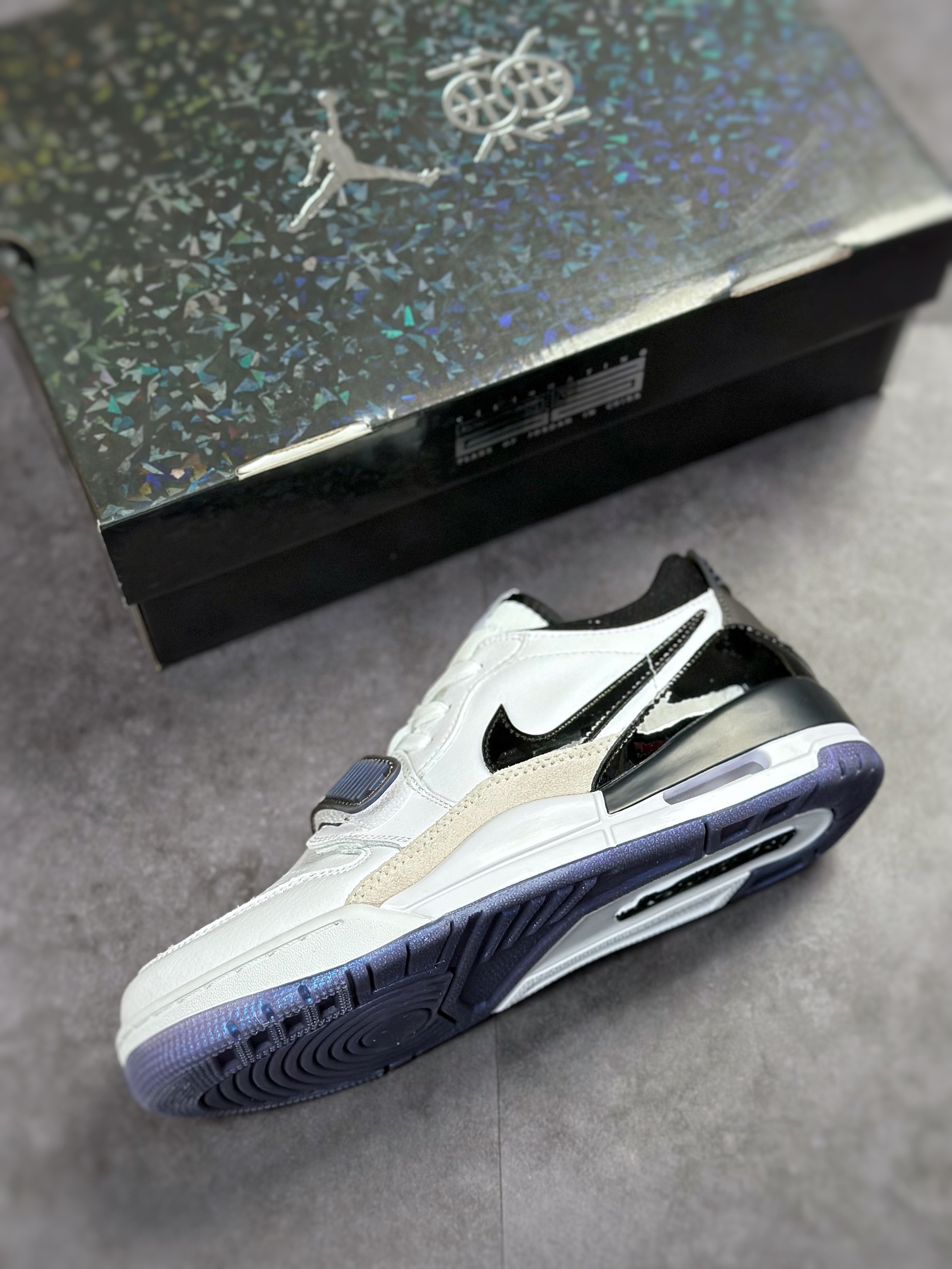 260 Air Jordan 3、Air Jordan 1 和 Air Trainer 2 DV1719-100