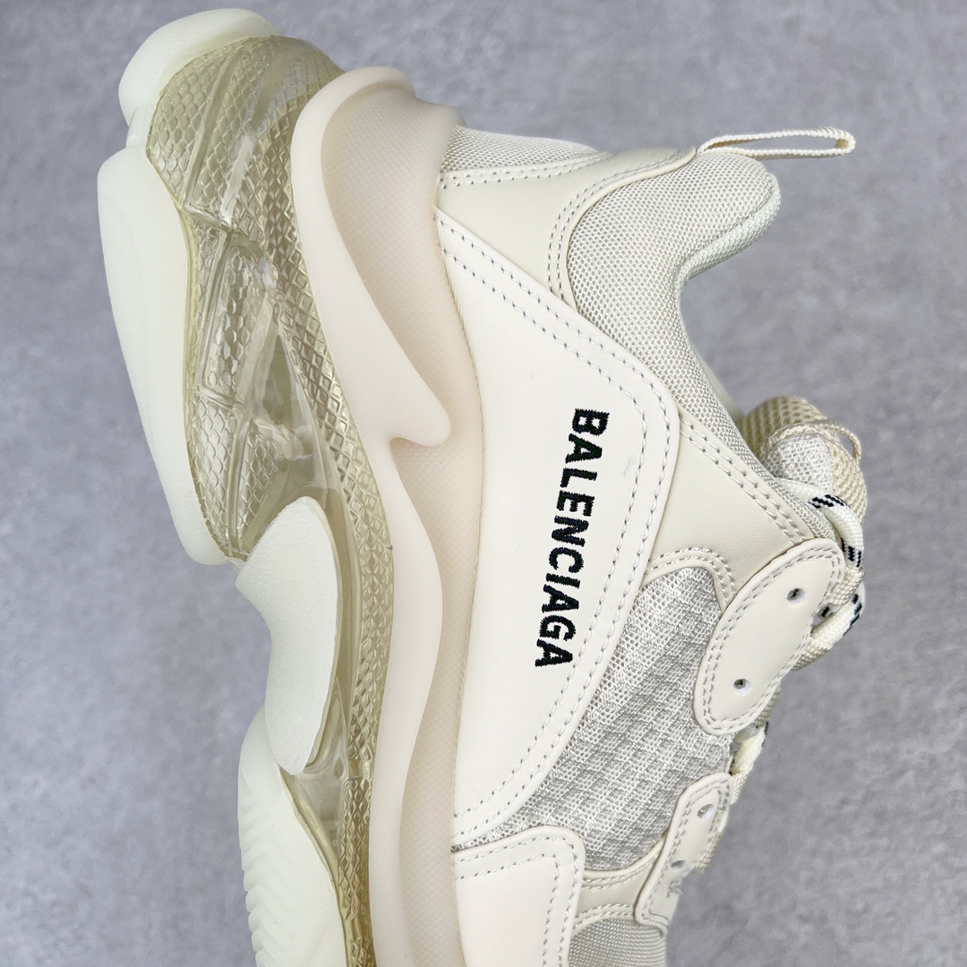 图片[6]-💰400 ＃VG零售版 BALENCIAGA Triple S Clear Sole Sneaker 巴黎世家复古透明气垫运动鞋 黑色做旧 全套原纸板楦头开发 最原汁原味的灵魂版型 全鞋荧光划线卡点 胶水把控整洁度追求极致完美 每一双都是工艺品 多重QC质检 超越公司货的品控标准 实实在在的免检产品 原盒原配 正确字体电绣 粗细、位置、大小正确 侧边TPU 透气孔匹配意产原版 正确气垫分离大底 TPU软底 原版一致大底LOGO 立体感十足 原厂皮料水洗做旧 采购原厂网纱 小牛皮 小羊皮和网眼 复杂的三层外底 采用Clear Sole技术将TPU注入鞋底内部可产生气泡 以提供更多舒适感 更轻的鞋子和减震效果 脚趾边缘绣有尺寸 侧面绣有徽标 背面压印徽标 舌头上的Triple S橡胶品牌 2个鞋带环 包括1个功能环 运动系带系统 带12个织物孔眼 双色鞋带让人想起远足靴的鞋带 后部拉环和舌头拉环 水洗效果 打造老旧外观 正常尺码 Size：35 36 37 38 39 40 41 42 43 44 45 46 编码：by4936070-运动鞋