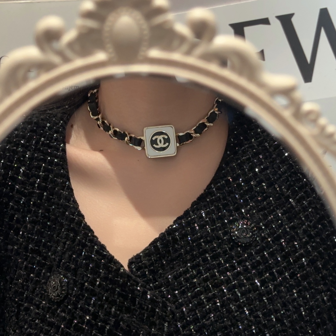 NO:104149,Chanel Goose 23c early spring single product♀ Black and white square series choker classic black and white with light gold necklace, Chanel necklace, chanel, necklace19860909香奈鹅23c早春单品♀ 黑白方块系列choker 经典黑白配浅金项链,香奈儿项链,chanel,necklace,Jewelry