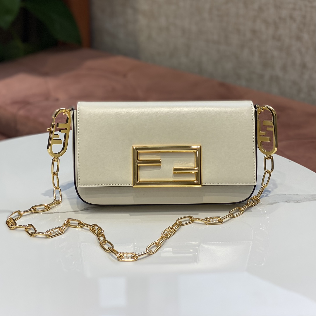 Fendi Get something real during Double 11 550 (metal F chain sold separately 180)