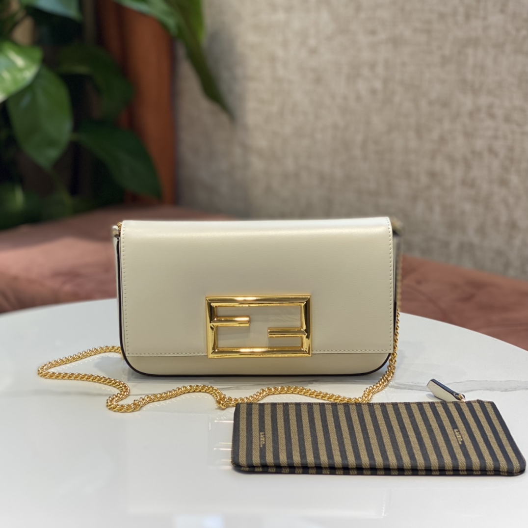 Fendi Get something real during Double 11 550 (metal F chain sold separately 180)