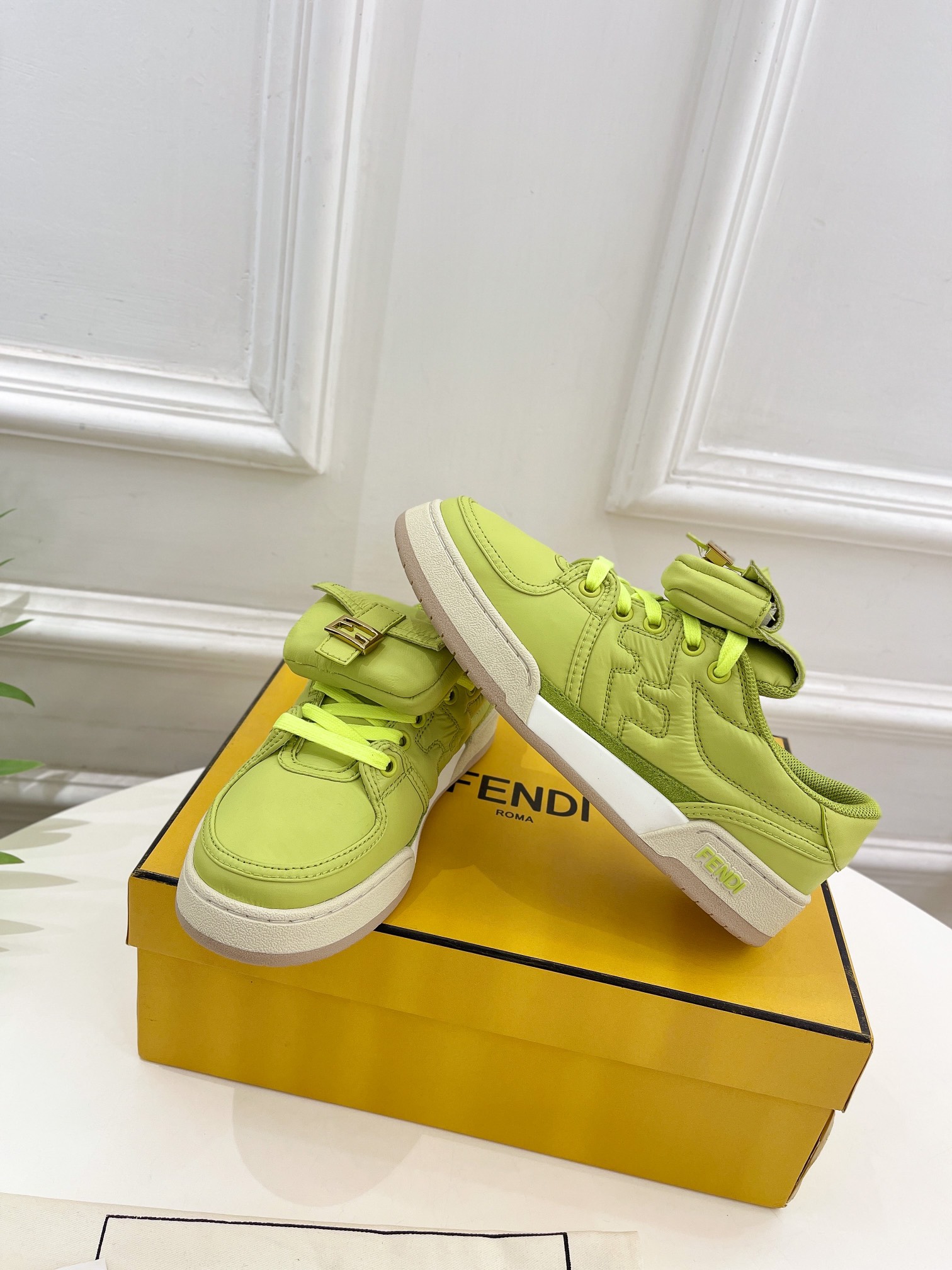 Fendi️今日推荐F家鞋舌口袋休闲