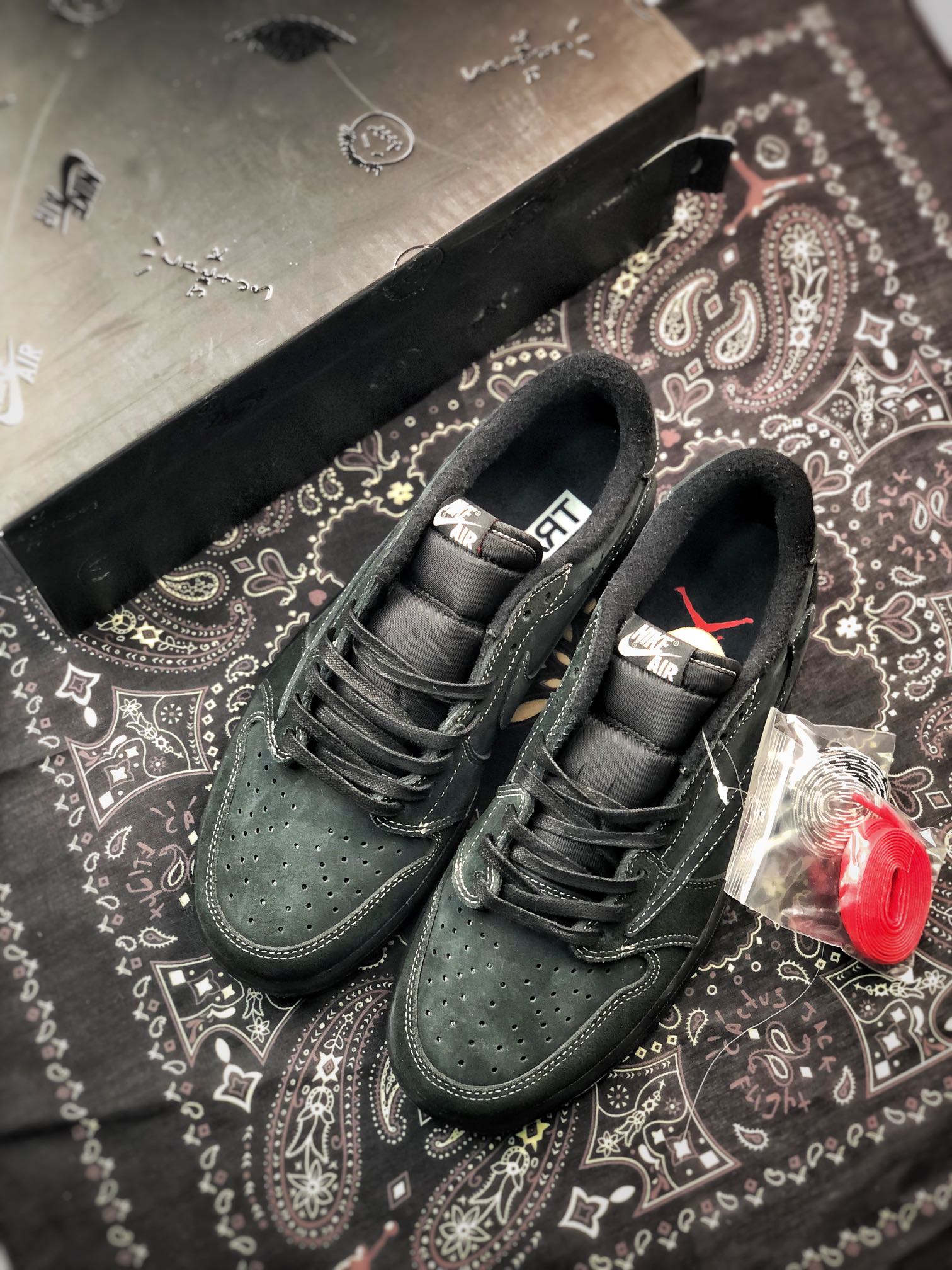 280 Travis Scott x Air Jordan 1 Low OG 联名低帮倒钩4.0黑武士 DM7866-001