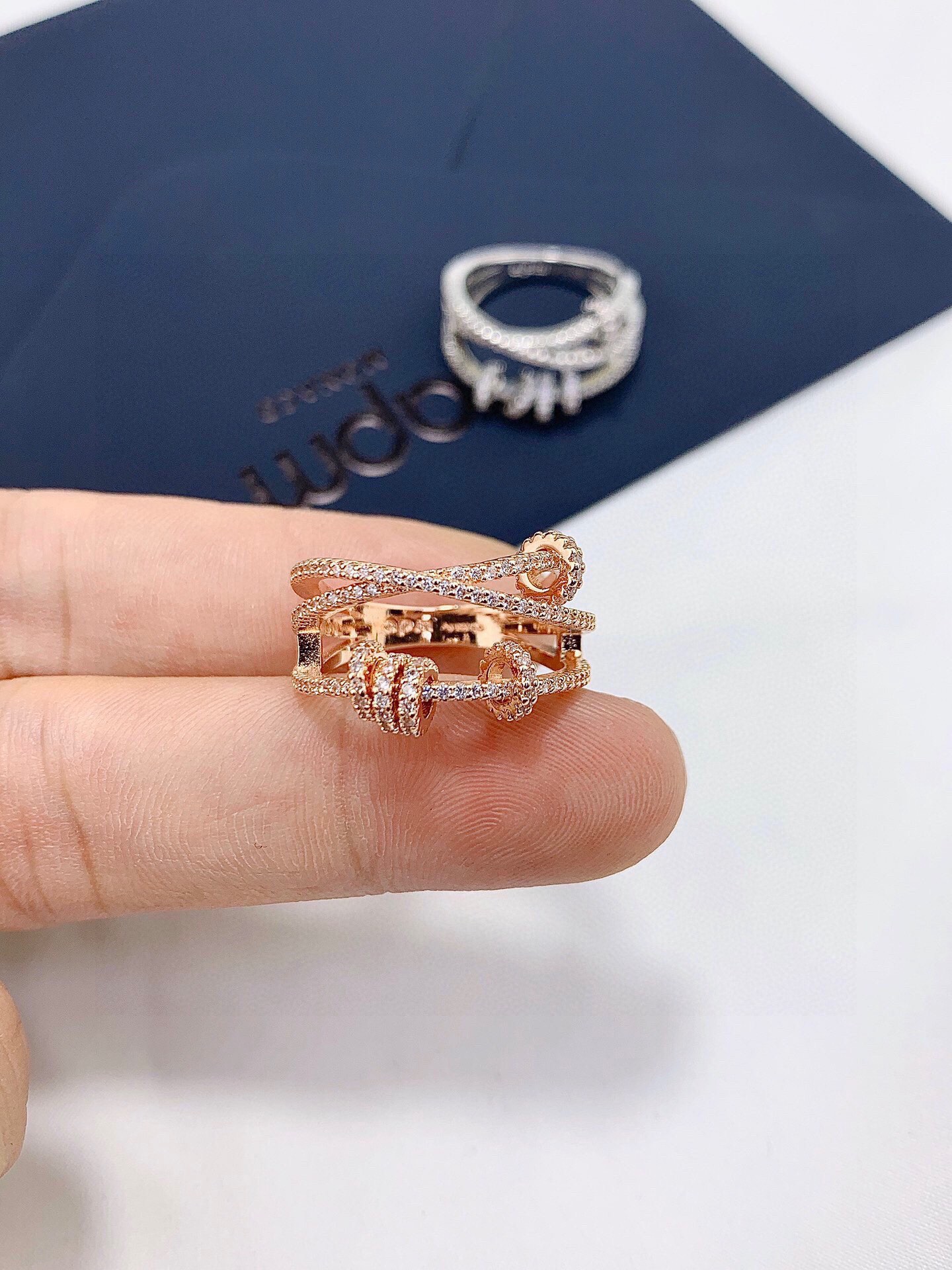 APM Monaco Multi-Layer Adjustable Circle Ring in Two Colors for Classic Style - 图片 8
