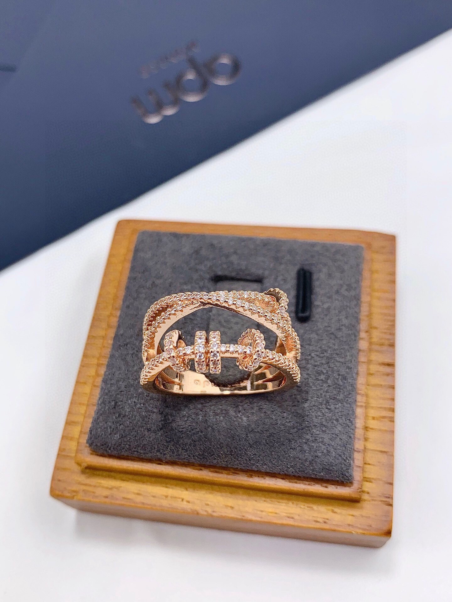 APM Monaco Multi-Layer Adjustable Circle Ring in Two Colors for Classic Style - 图片 6