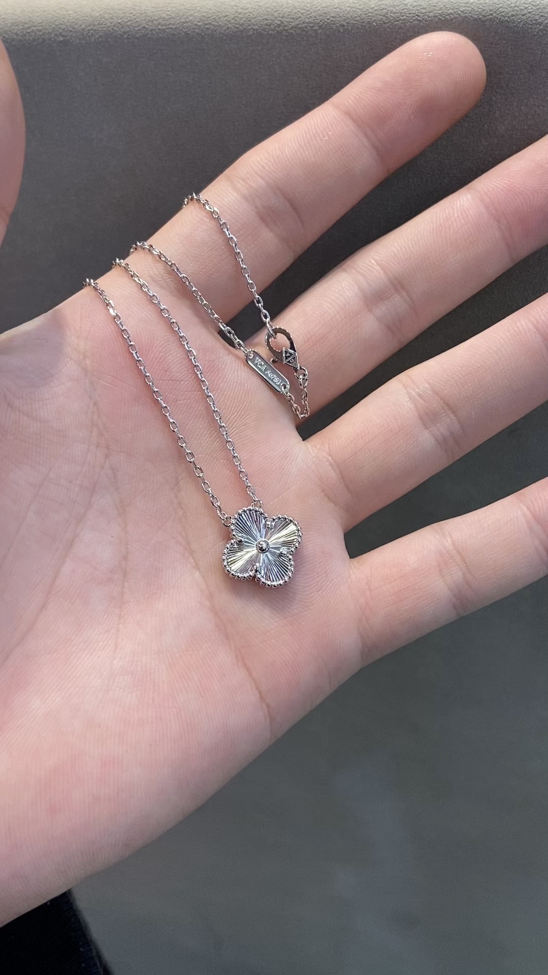 Van Cleef & Arpels vca镭射四叶草项链 白金色