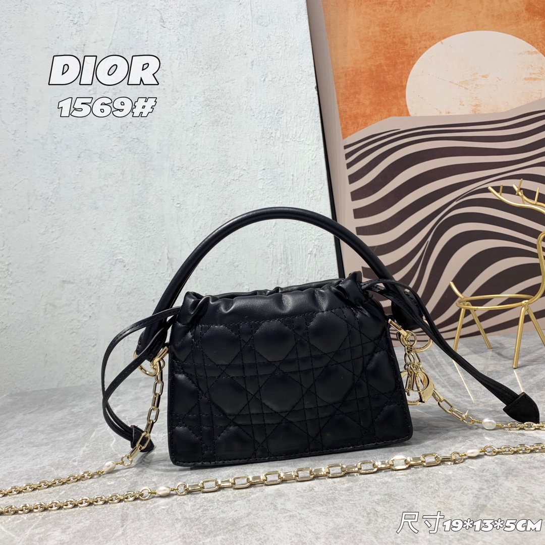 Chanel Vip Gift Bag, Black Achseltasche Bag，Geschenkboxverpackung