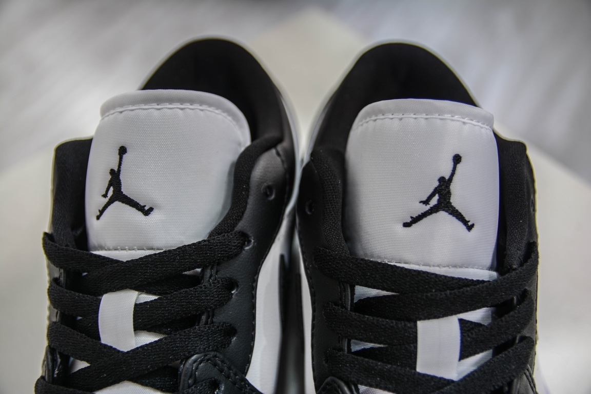 200 原装Air Jordan 1 Low 黑白熊猫 官方同步新色DC0774-101