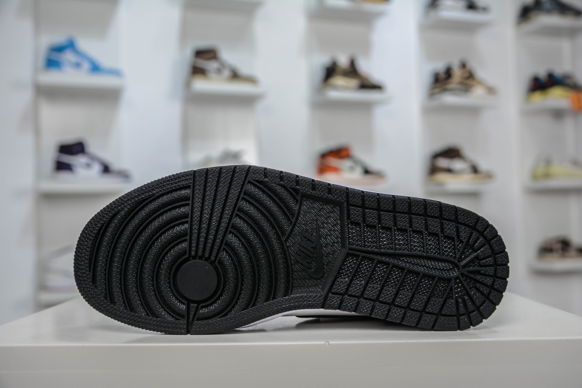 200 原装Air Jordan 1 Low 黑白熊猫 官方同步新色DC0774-101