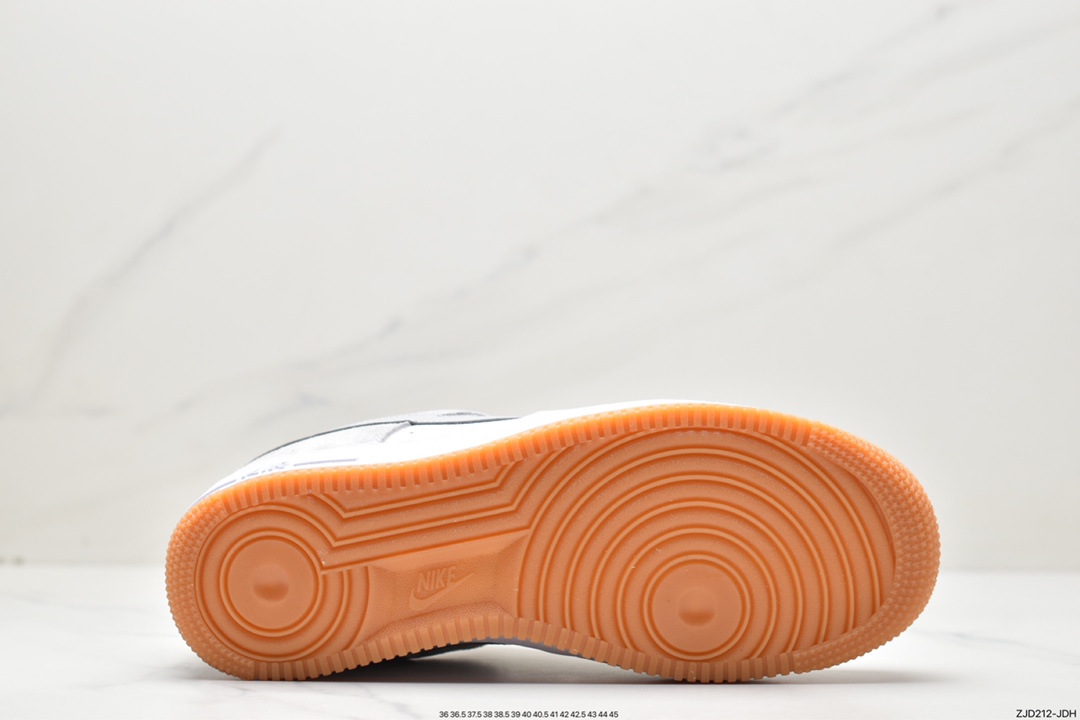 240  Nike Air Force 1 Low ’07 灰白生胶复古麂皮 AH0286-101