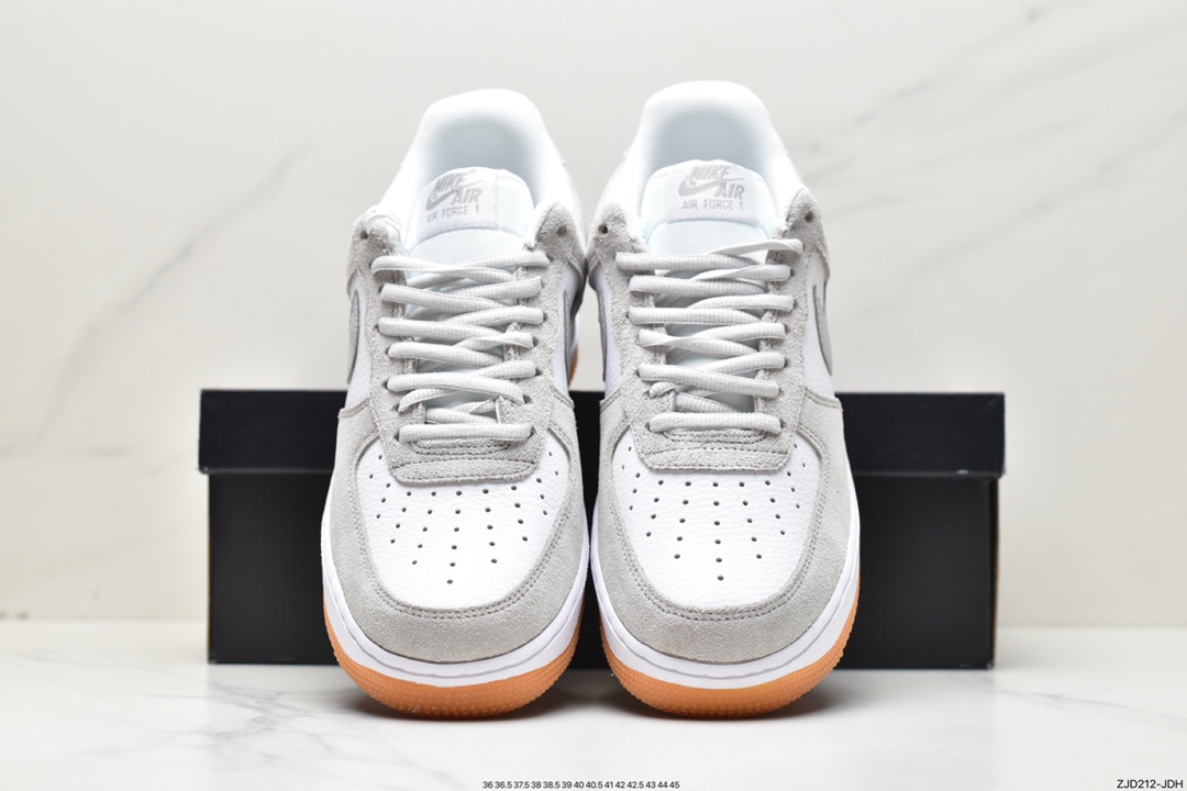 240  Nike Air Force 1 Low ’07 灰白生胶复古麂皮 AH0286-101