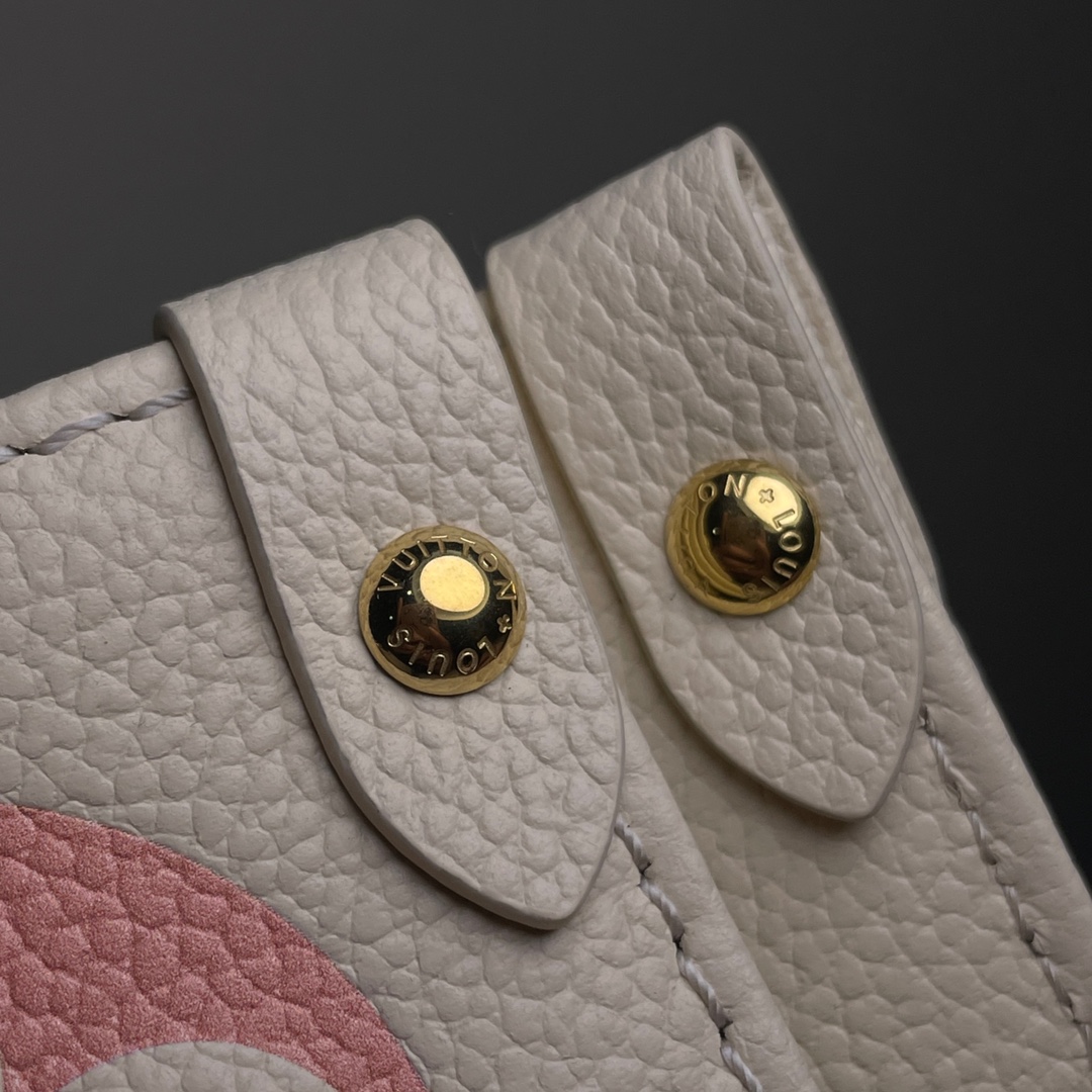 Louis Vuitton 专柜款经典手袋 6