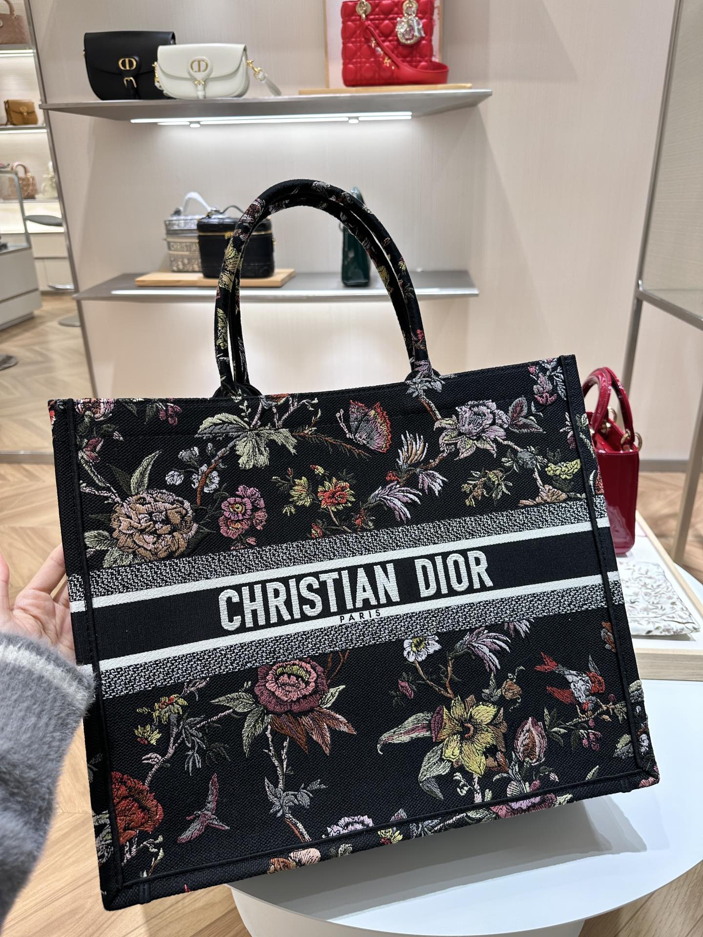 디올 Book Tote 42cm 자수 플라워 토트백 레플리카