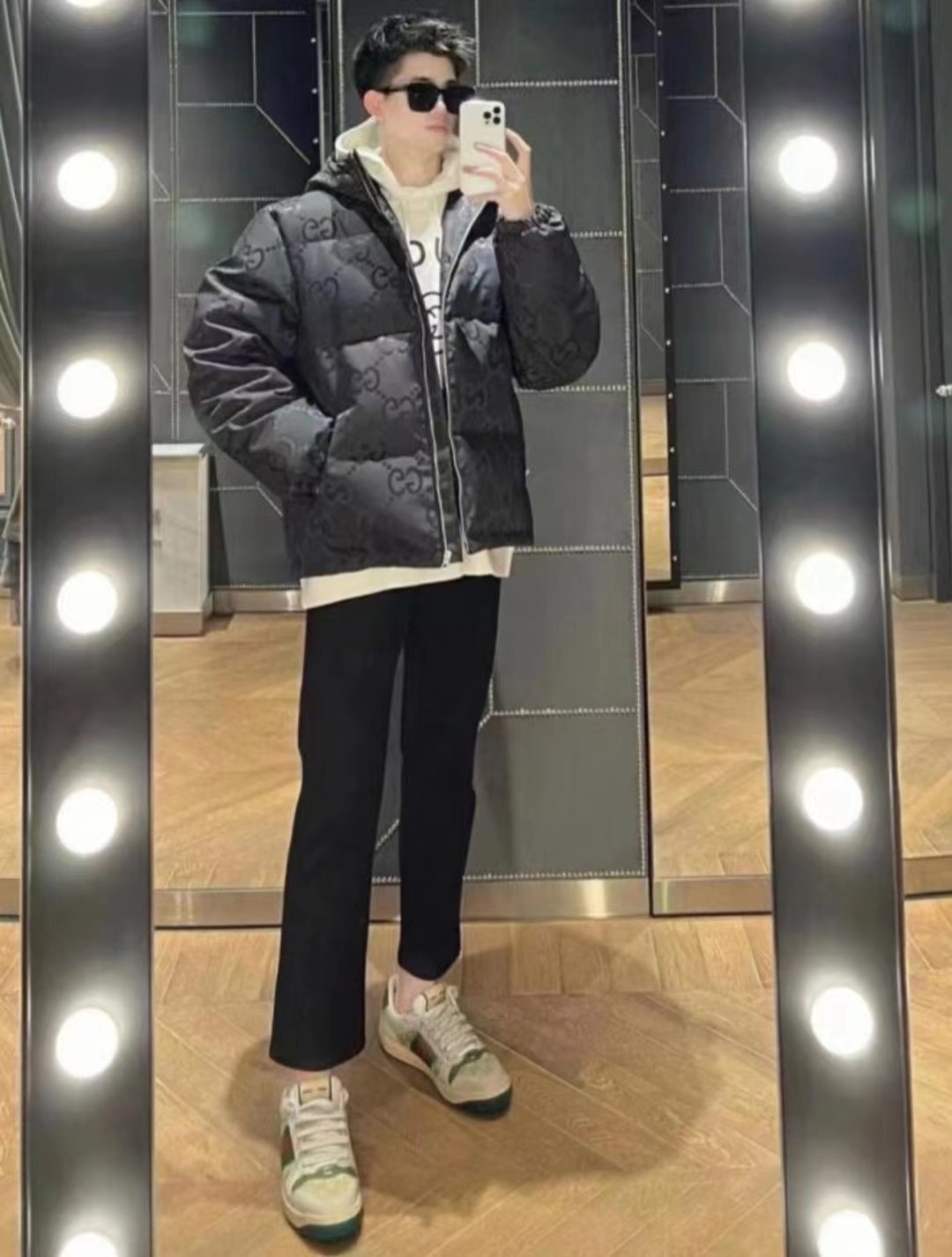 羽绒服-。 GUC黑武士黑客系列双G暗纹印花连帽羽绒服外套!客供再生尼龙面料制作,内里白鹅绒填充,给予温