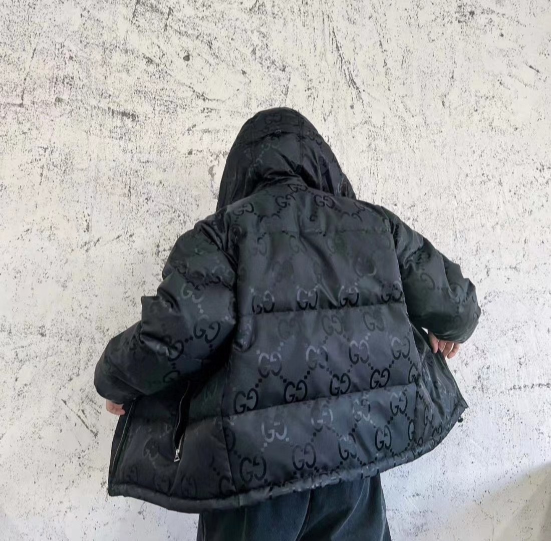 羽绒服-。 GUC黑武士黑客系列双G暗纹印花连帽羽绒服外套!客供再生尼龙面料制作,内里白鹅绒填充,给予温