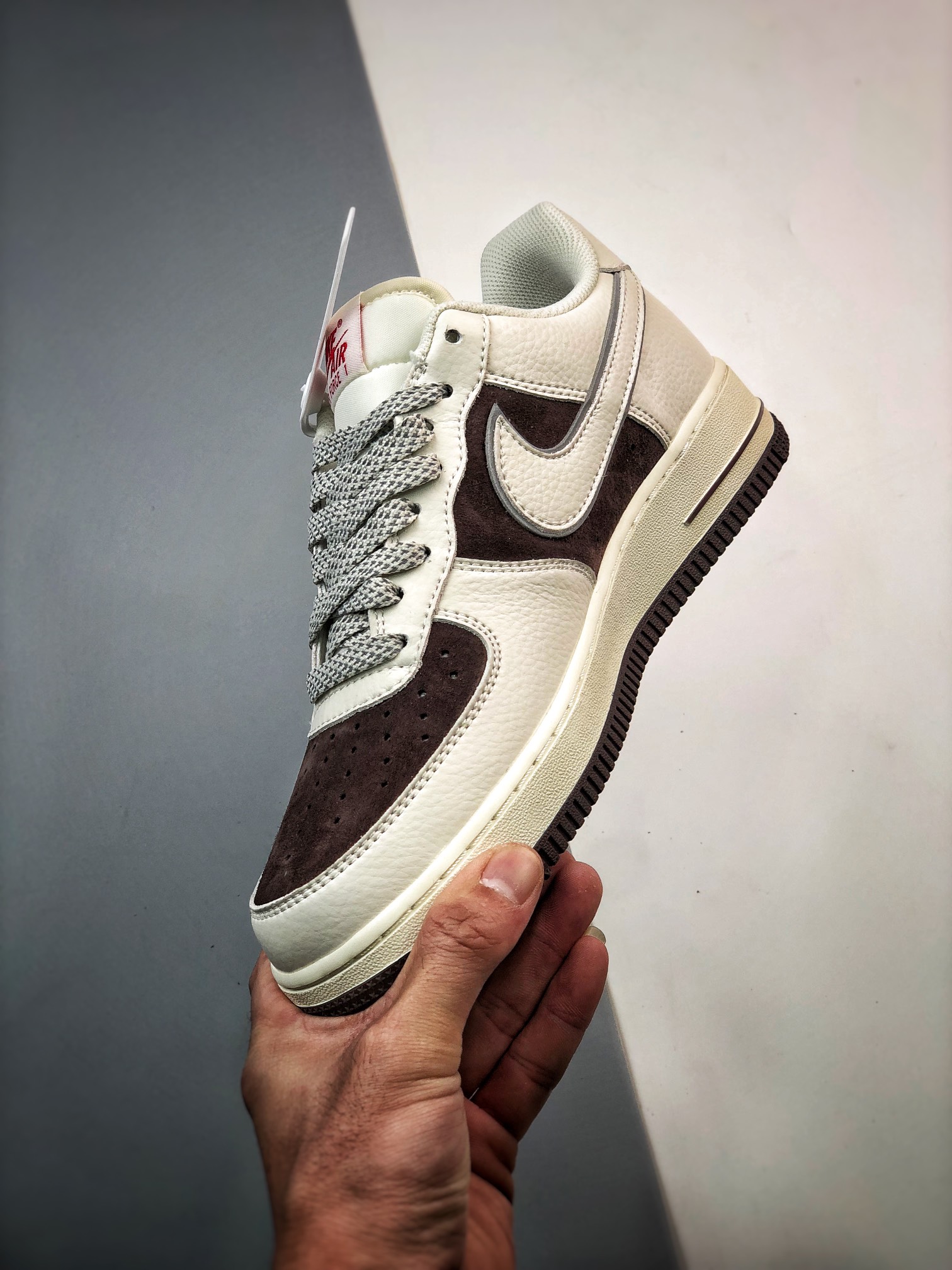 260 AKIRA x Air Force 1 '07 Low 联名白咖麂皮 DU0820-216