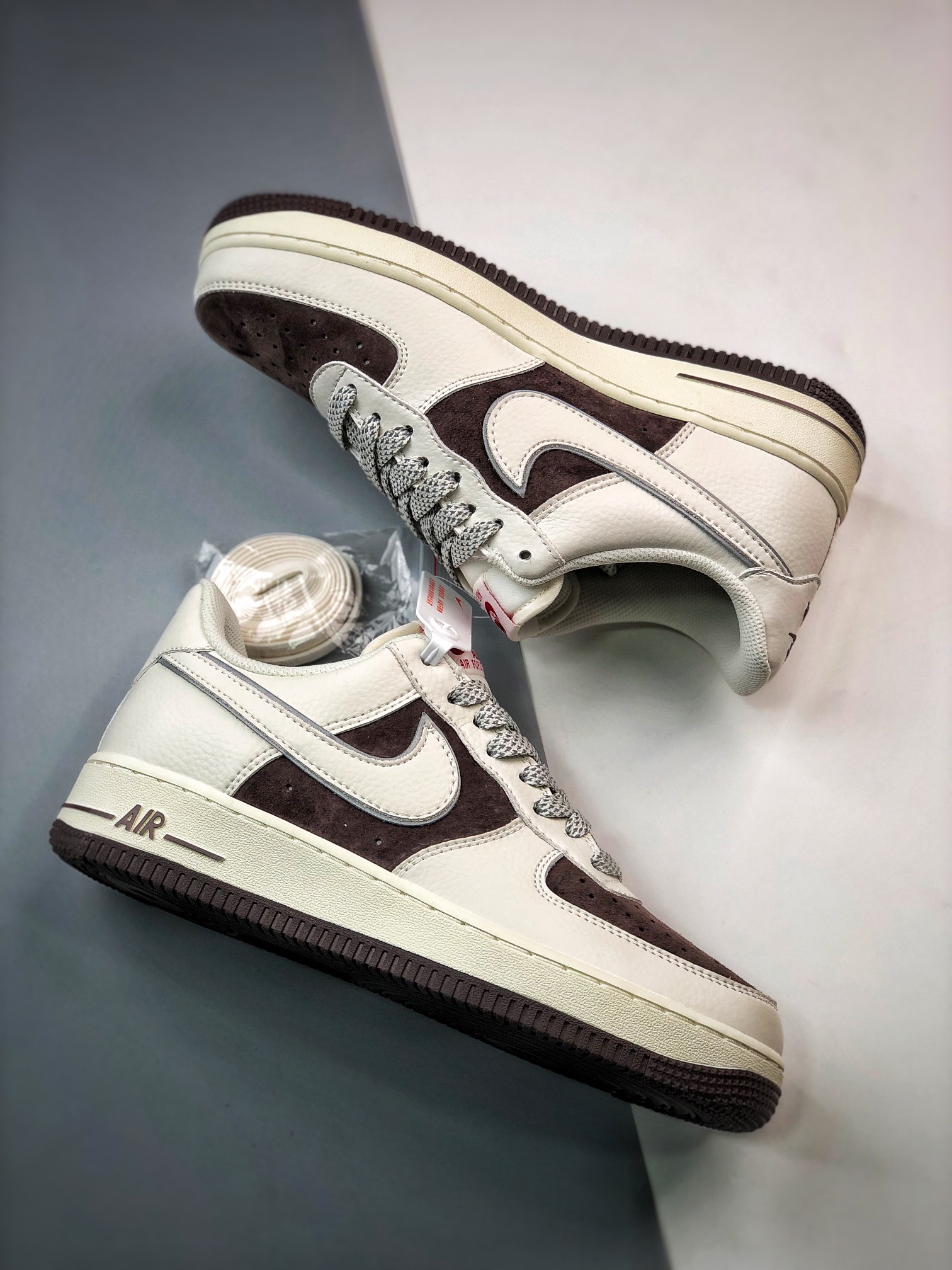 260 AKIRA x Air Force 1 '07 Low 联名白咖麂皮 DU0820-216