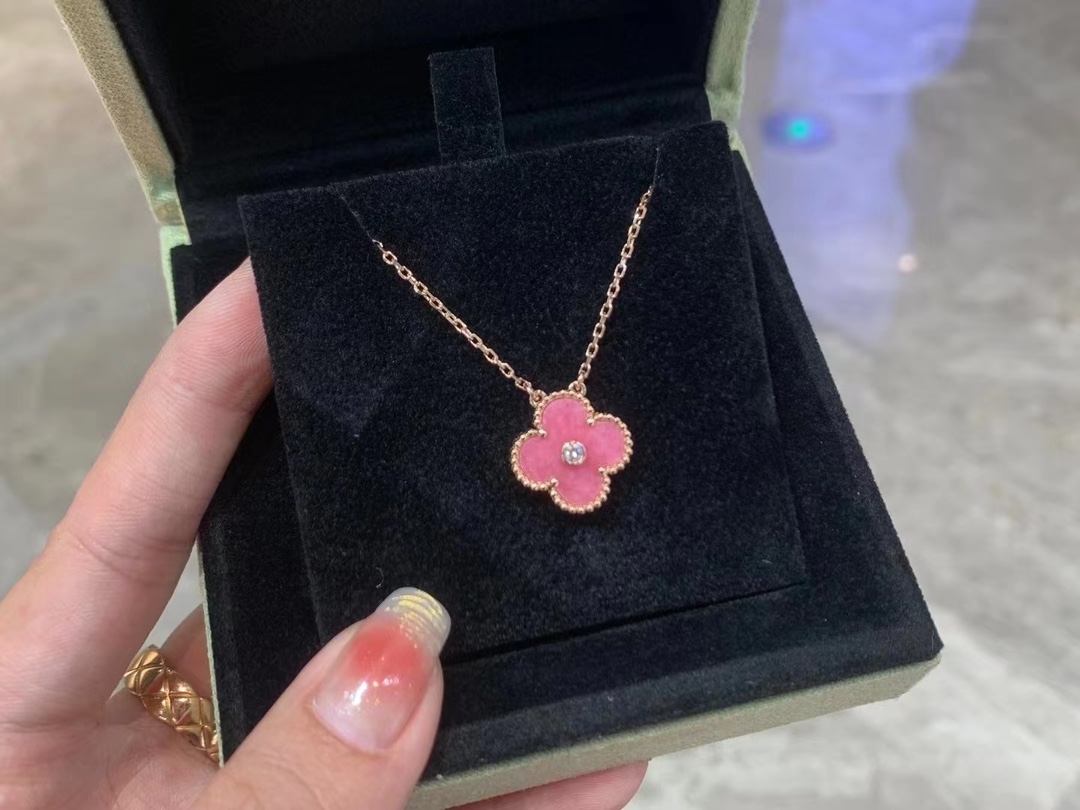 Van Cleef & Arpels VCA圣诞限量版 佩戴效果绝绝子