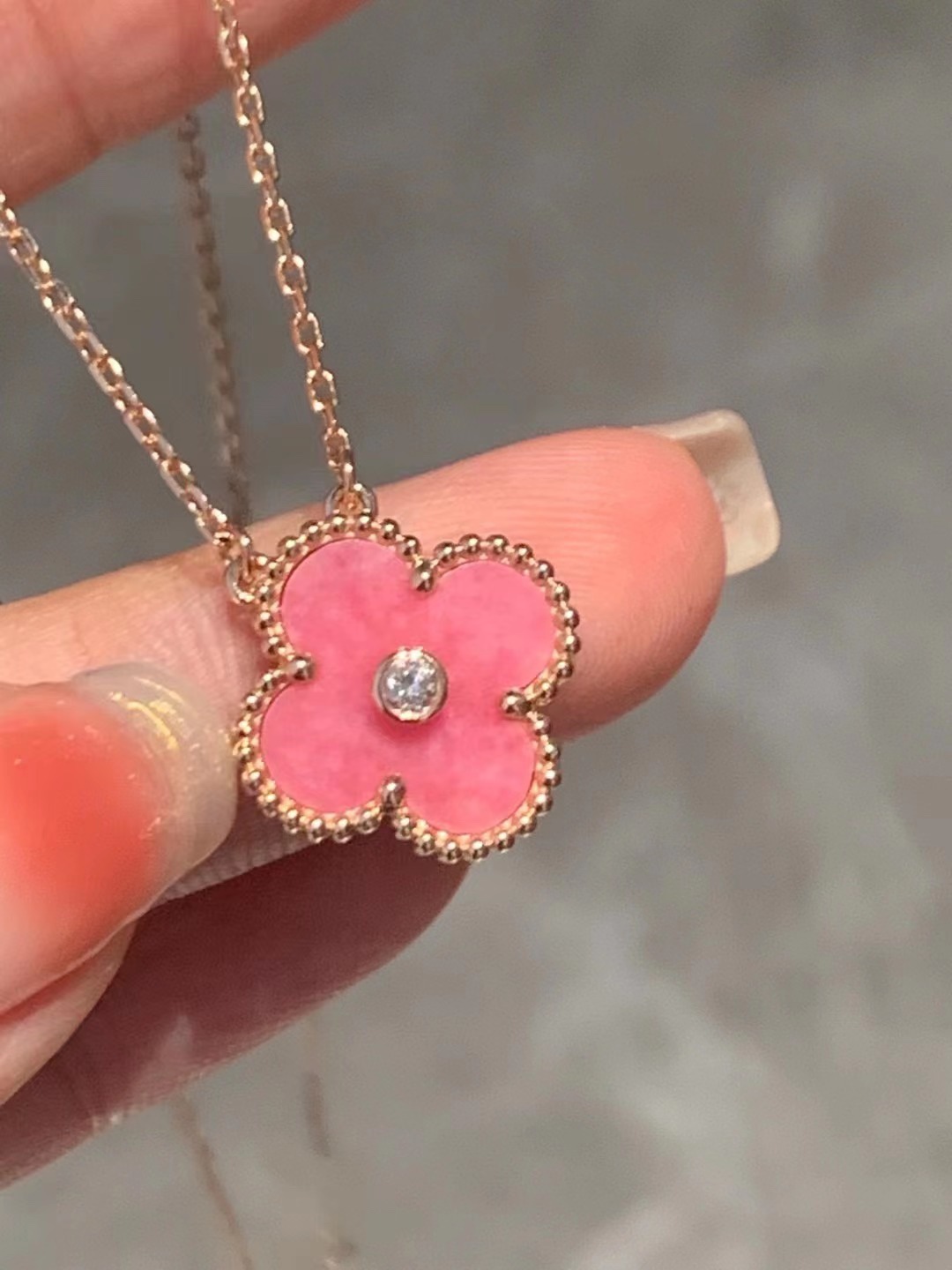 Van Cleef & Arpels VCA圣诞限量版 佩戴效果绝绝子