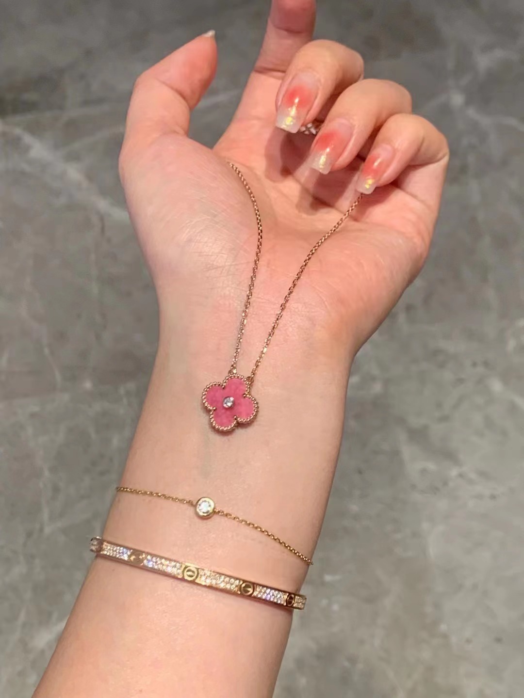 Van Cleef & Arpels VCA圣诞限量版 佩戴效果绝绝子