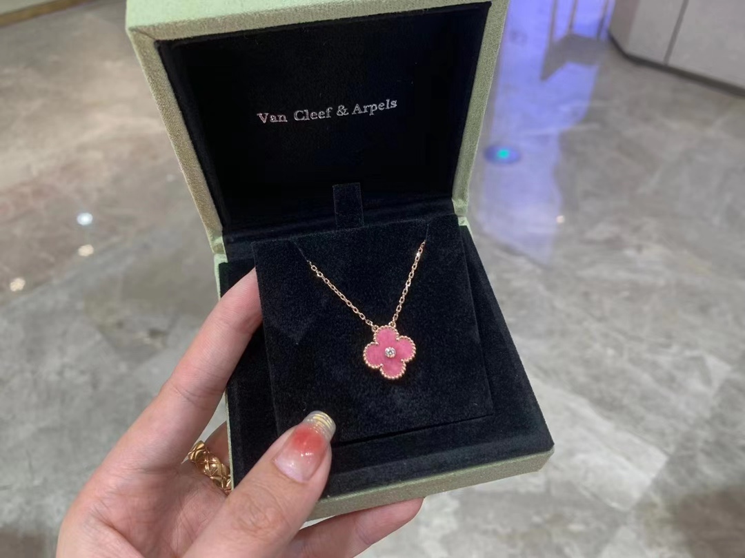 Van Cleef & Arpels VCA圣诞限量版 佩戴效果绝绝子