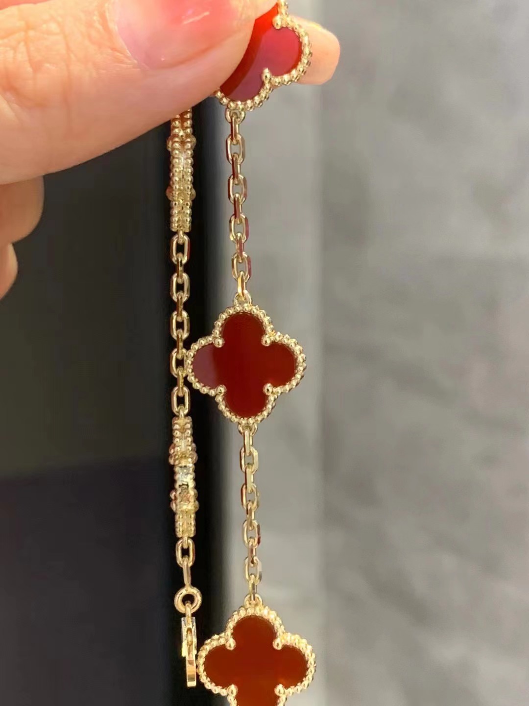 Van Cleef & Arpels VCA红色五花手链 让我看看