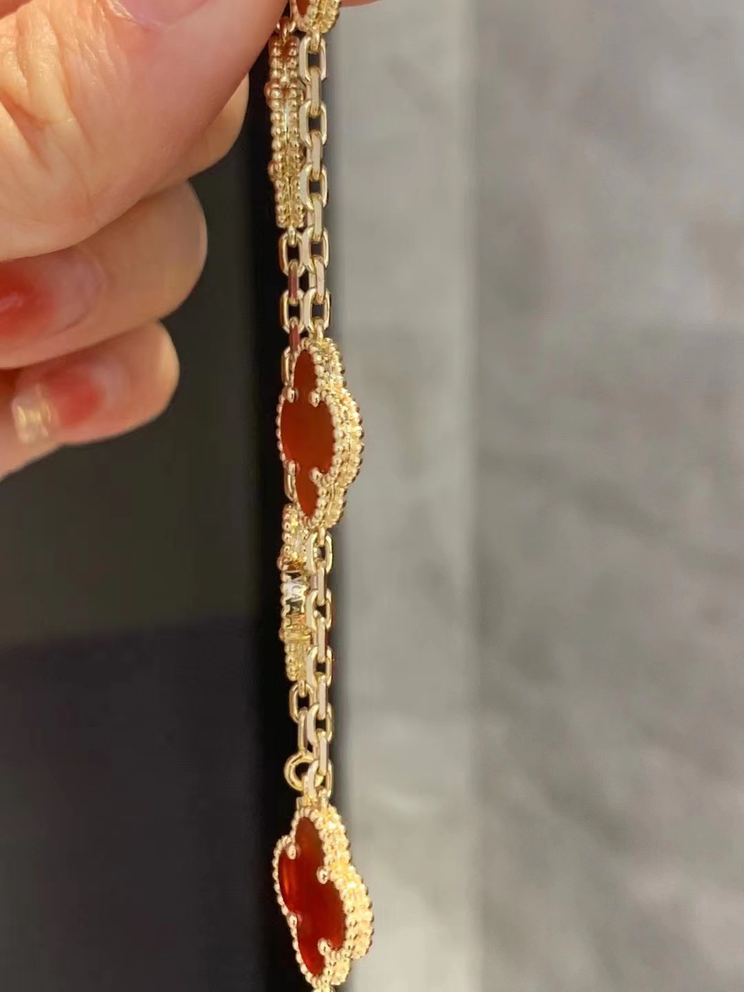 Van Cleef & Arpels VCA红色五花手链 让我看看