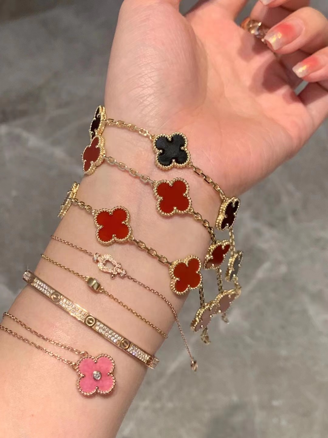 Van Cleef & Arpels VCA红色五花手链 让我看看