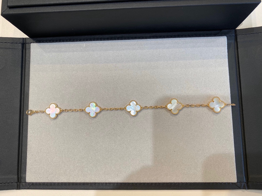 VCA Bracelet