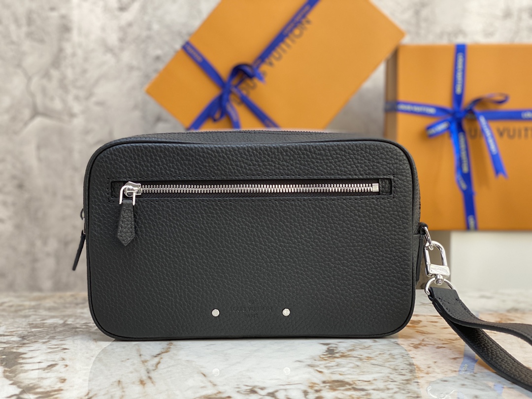 Louis Vuitton The top-quality original M41663 pebbled handbag clutch series Pochette Kasai clutch bag is made of fine-textured Taiga leather to c
