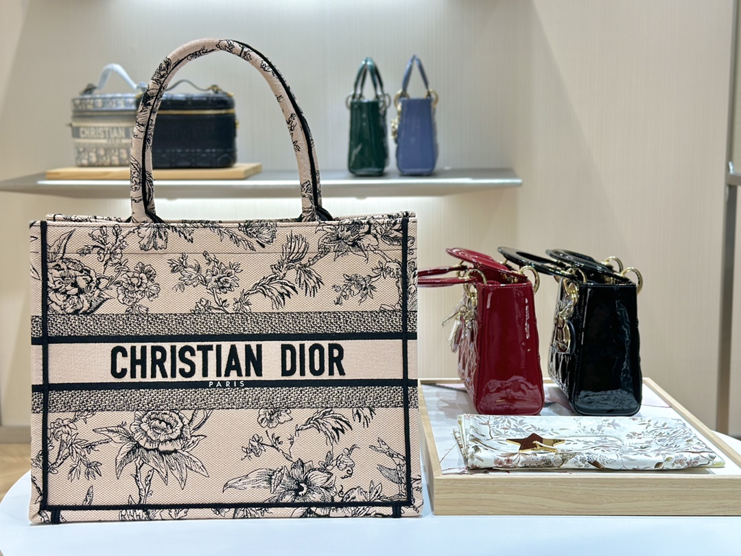 Dior Tote Bags AAA Replica
 Embroidery Cotton Spring Collection