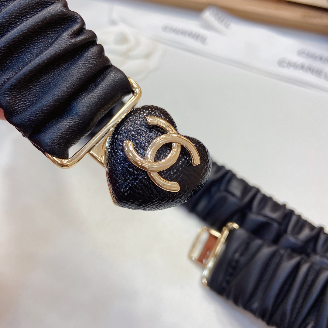 Chanel黑色皮爱心双C松紧腰带尺