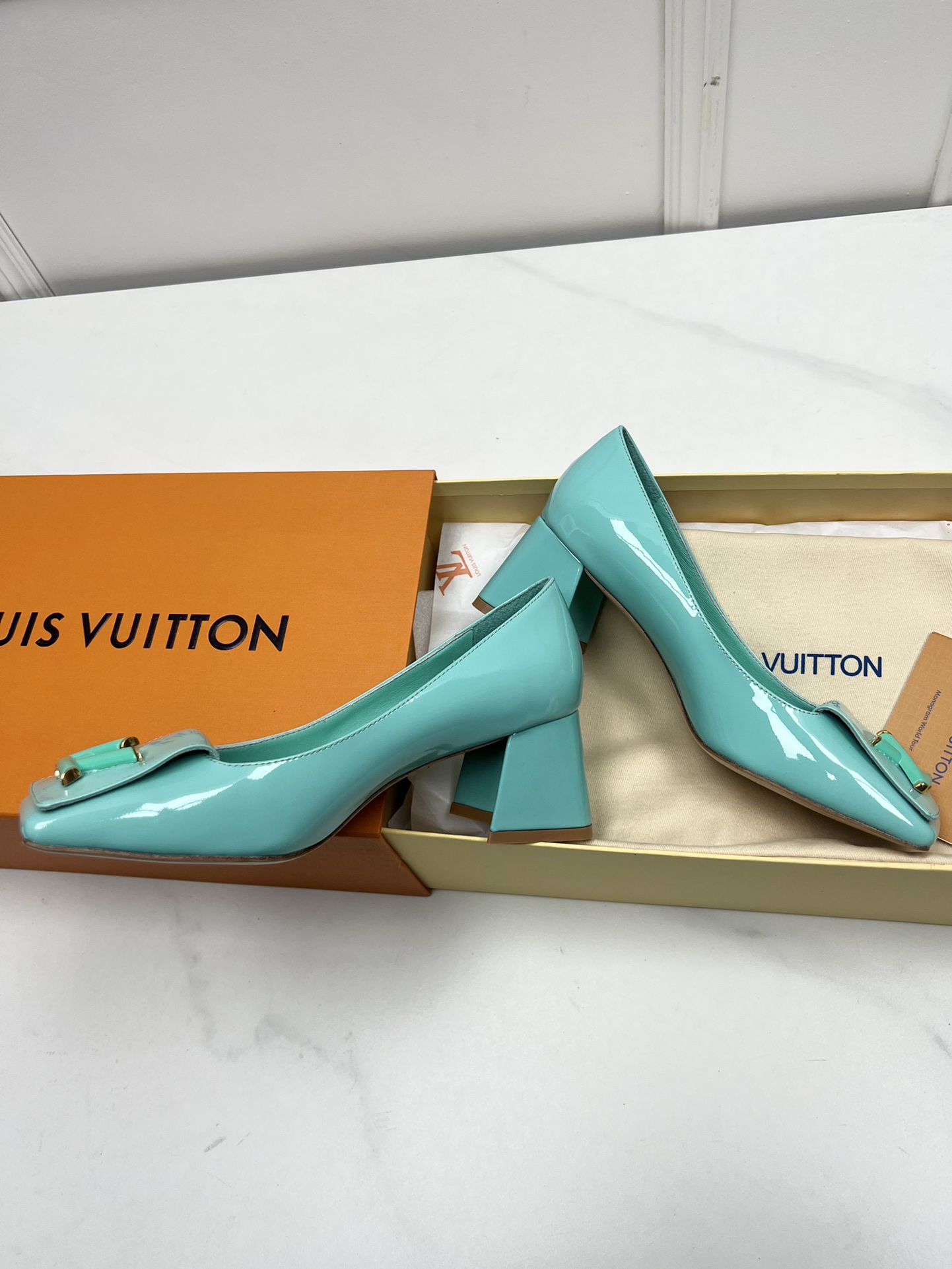 Louis Vuitton Escarpins À Talons Hauts Chaussures À Couche Unique Genuine Leather Peau de chèvre Cuir verni mouton Série printemps Vintage